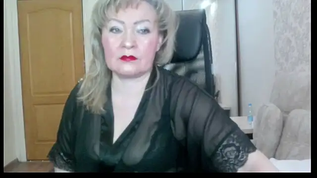 Victoria secrets  online show from 04-15-26, 04:30