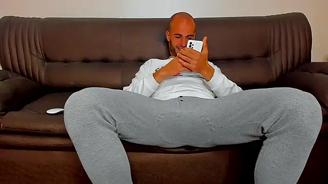 sexyhotmusclesforyou1 online show from 02-20-26, 01:55