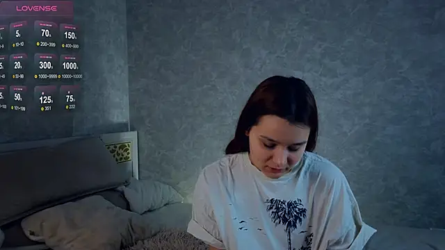 Snapshot of VeronaBlink chatting on 03-13-25, 03:17 VeronaBlink online show from 03-13-25, 03:17