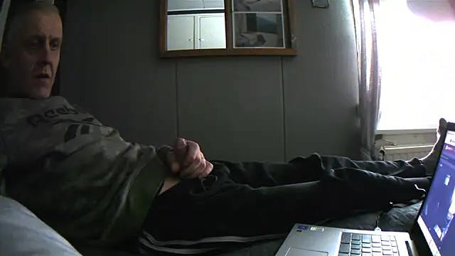 Teemu online show from 03-19-25, 03:29