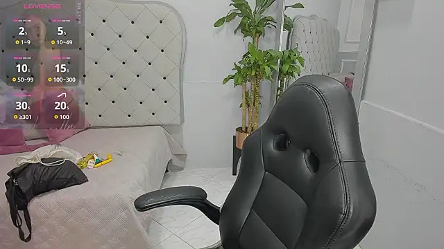 lucelly 15 online show from 02-12-26, 11:27