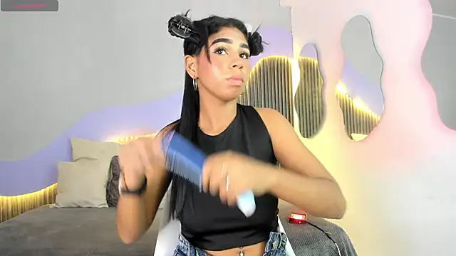 Snapshot of Lana_Starlett chatting on 10-08-25, 04:10 Lana Starlett online show from 10-08-25, 04:10