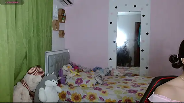 Violett 11 online show from 10-28-25, 11:29