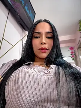 Snapshot of Naatalia chatting on 07-01-26, 05:12 Naatalia online show from 07-01-26, 05:12