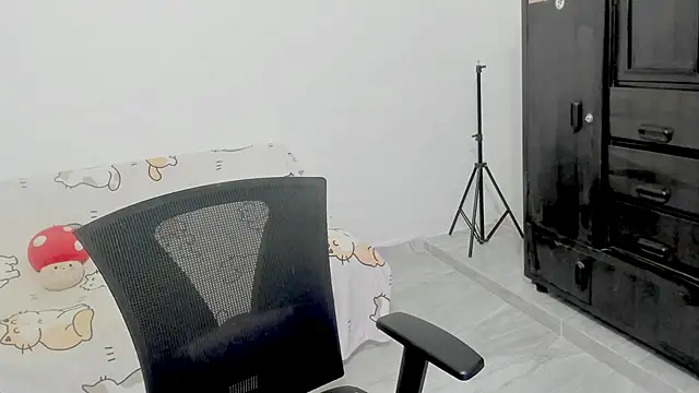 Naoko 7w7 online show from 11-22-25, 01:48