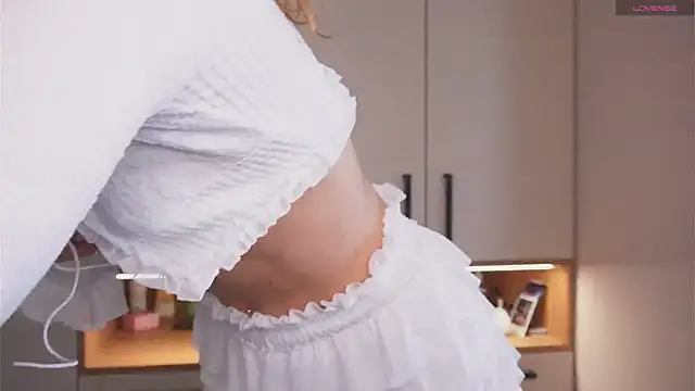 Snapshot of Limy_Sweet chatting on 10-07-25, 08:55 Limy Sweet online show from 10-07-25, 08:55