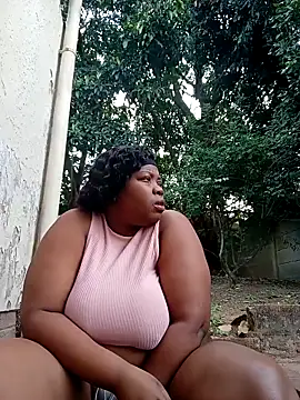 Snapshot of PinkMagic chatting on 09-18-25, 01:35 PinkMagic online show from 09-18-25, 01:35