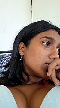 Snapshot of indianpink_lips chatting on 03-20-25, 11:05 indianpink lips online show from 03-20-25, 11:05