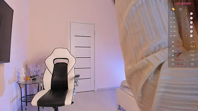 GentleMiss online show from 10-18-25, 08:42