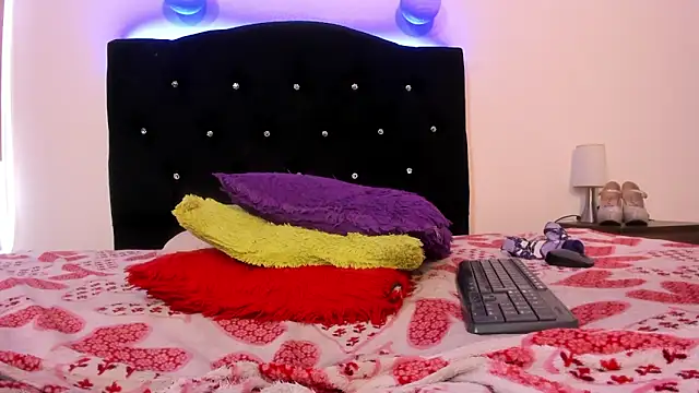 Snapshot of Melany__dreams chatting on 03-21-25, 06:27 Melany dreams online show from 03-21-25, 06:27