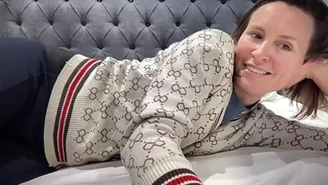 Snapshot of eatmypie69 chatting on 10-19-25, 07:58 eatmypie69 online show from 10-19-25, 07:58