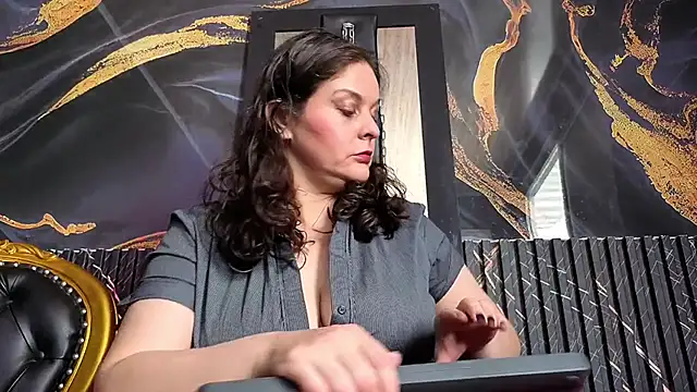 AmandaKovich online show from 02-04-26, 06:58