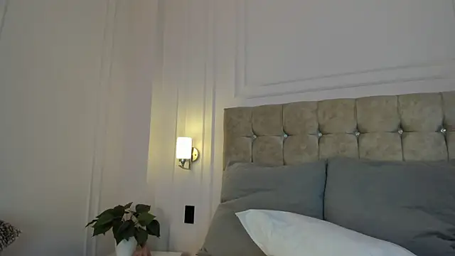 JasmineRoss 1 online show from 11-04-25, 07:02