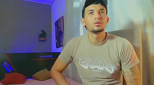 Reina paola online show from 03-17-25, 02:01