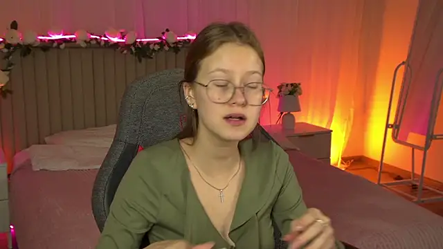 EveMundie online show from 11-17-25, 06:30