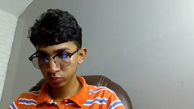 Snapshot of Martin_Linares chatting on 02-27-25, 06:09 Martin Linares online show from 02-27-25, 06:09