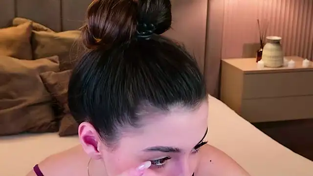 Alice Deleon online show from 11-06-25, 10:38