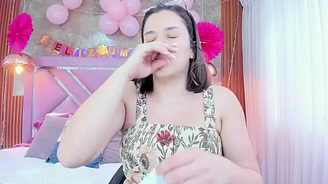 EmmaSulivan online show from 11-14-25, 02:27