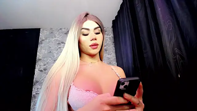 Iris Gill online show from 05-18-26, 04:07