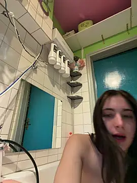 Snapshot of sexymelli18 chatting on 04-25-26, 06:16 sexymelli18 online show from 04-25-26, 06:16