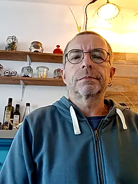 Xavspank2 online show from 10-15-25, 10:04