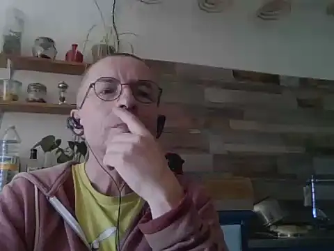Xavspank2 online show from 04-15-26, 01:18