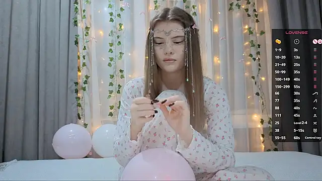 Snapshot of CarolinePepper chatting on 01-18-26, 02:32 CarolinePepper online show from 01-18-26, 02:32