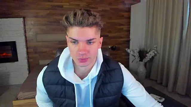 MaxKaiden online show from 03-13-26, 06:31