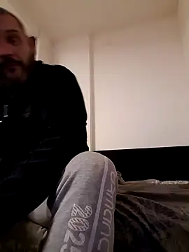 Snapshot of Hector87ZGB chatting on 02-17-25, 04:53 Hector87ZGB online show from 02-17-25, 04:53