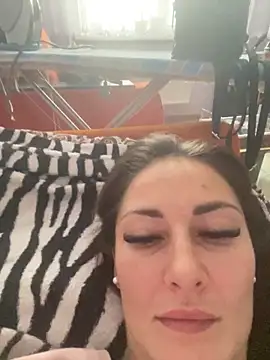 Veronicavirus online show from 10-25-25, 07:49