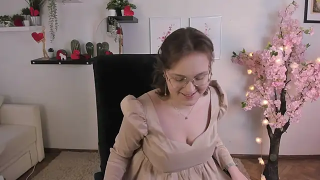 Snapshot of Rada_Woods chatting on 02-17-25, 11:13 Rada Woods online show from 02-17-25, 11:13