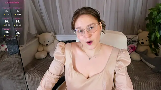 Snapshot of Rada_Woods chatting on 02-19-25, 02:34 Rada Woods online show from 02-19-25, 02:34