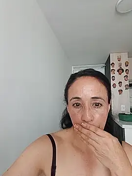 Snapshot of Coeur_de_luxure chatting on 07-31-26, 06:40 Coeur de luxure online show from 07-31-26, 06:40