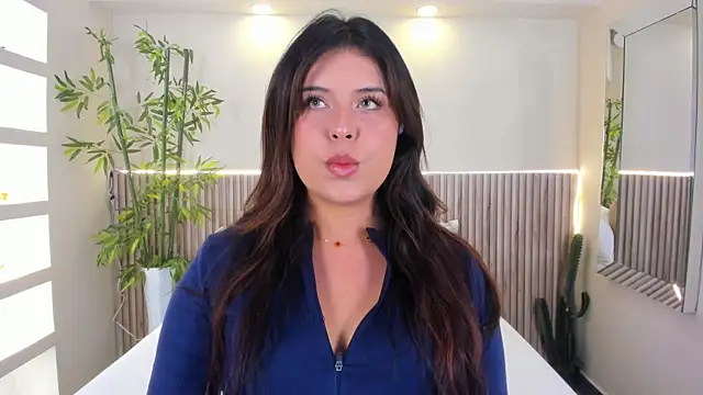 Snapshot of GeorginaReyes chatting on 06-19-26, 10:24 GeorginaReyes online show from 06-19-26, 10:24