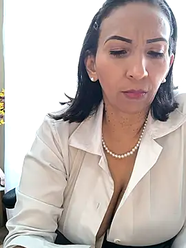 Mrsvictoriaaa online show from 04-16-26, 07:36