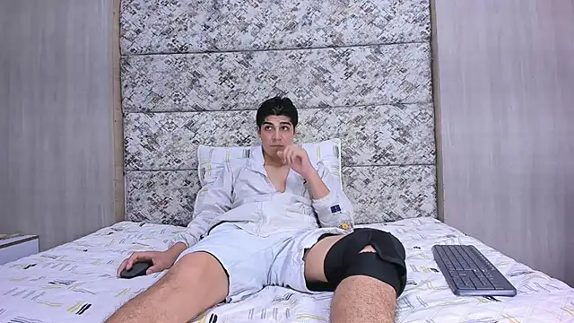 Snapshot of frank_jhonsson chatting on 07-24-26, 07:01 frank jhonsson online show from 07-24-26, 07:01