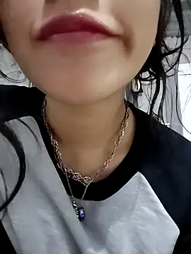 ElaRuil69 online show from 11-05-25, 02:44