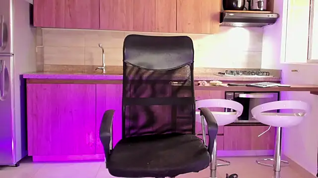 Snapshot of valeria__lewiis chatting on 02-23-25, 02:57 valeria lewiis online show from 02-23-25, 02:57