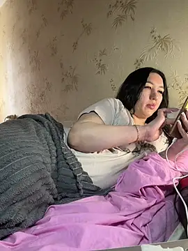 Snapshot of Naughtbaby_2025 chatting on 04-29-26, 02:43 Naughtbaby 2025 online show from 04-29-26, 02:43