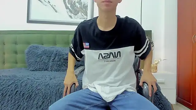 Snapshot of Johann_sex chatting on 11-29-25, 05:38 Johann sex online show from 11-29-25, 05:38