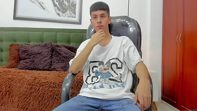 Snapshot of Johann_sex chatting on 01-14-26, 05:29 Johann sex online show from 01-14-26, 05:29