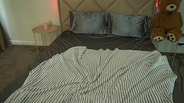 PaigePrado online show from 05-13-26, 05:49