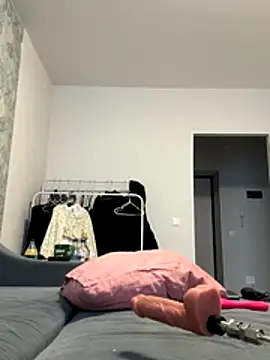 AlishaPrettyBlade online show from 12-20-25, 08:21