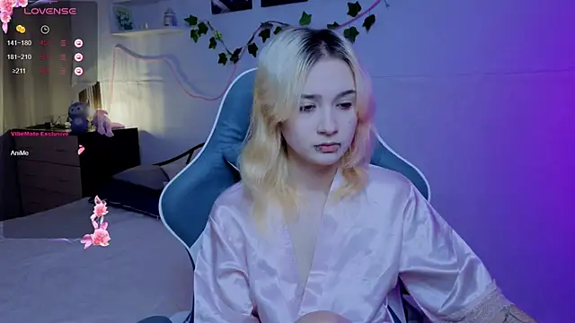 Snapshot of Nasy chatting on 09-15-25, 05:24 Nasy online show from 09-15-25, 05:24