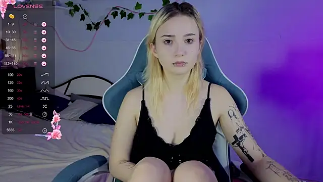 Snapshot of Nasy chatting on 09-27-25, 08:36 Nasy online show from 09-27-25, 08:36