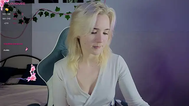 Snapshot of Nasy chatting on 10-10-25, 04:50 Nasy online show from 10-10-25, 04:50