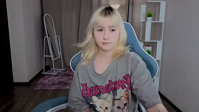 Snapshot of Nasy chatting on 11-29-25, 06:44 Nasy online show from 11-29-25, 06:44