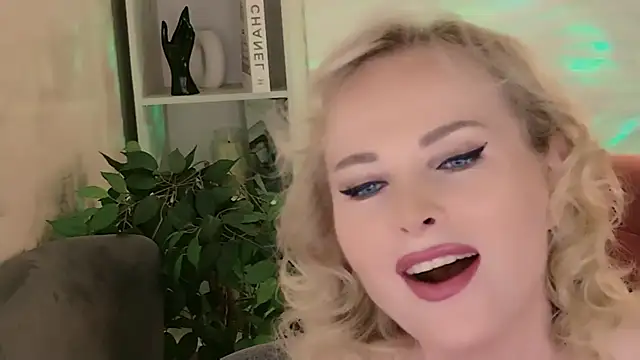 Snapshot of Sandra_Kind chatting on 07-02-26, 05:24 Sandra Kind online show from 07-02-26, 05:24