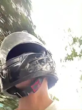 Snapshot of Boy_coll chatting on 02-18-26, 10:17 Boy coll online show from 02-18-26, 10:17