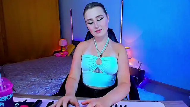 Snapshot of Sofia_beautifuul chatting on 06-28-26, 02:28 Sofia beautifuul online show from 06-28-26, 02:28